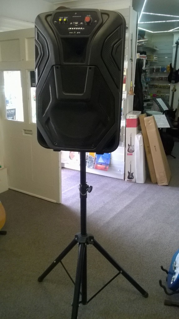 Speaker & Tripod - devizes